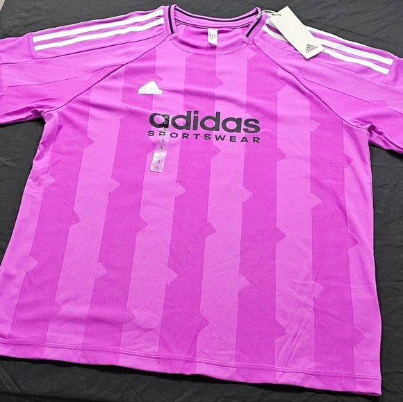 Adidas t-shirt top - Picture 1 of 1
